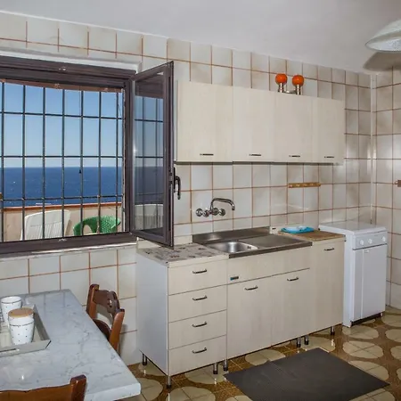 Short - Seafront Vacation Villa Syracuse